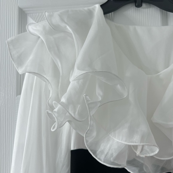 Lantern Sleeve Layered Ruffle Detail Split Hem Combo Dress - Picture 6 of 7